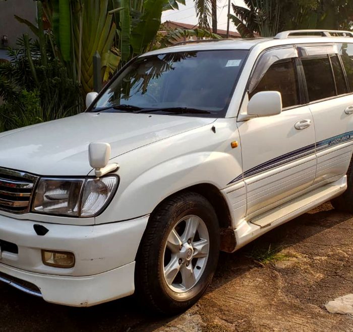 toyota-land-cruiser-v8-4x4-kenya-car-rentals