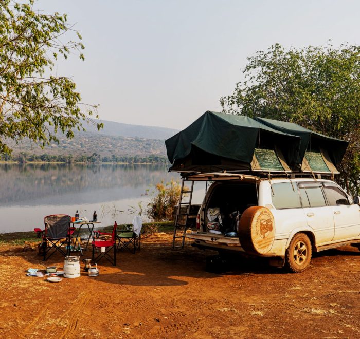 toyota-land-cruiser-v8-with-rooftop-tent-4x4-kenya-car-rentals