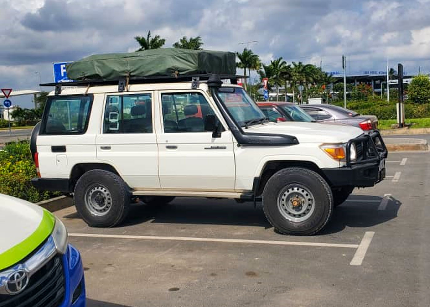 Book-a-Car-in-Kenya-For-Self-Drive-road-trip-kenya