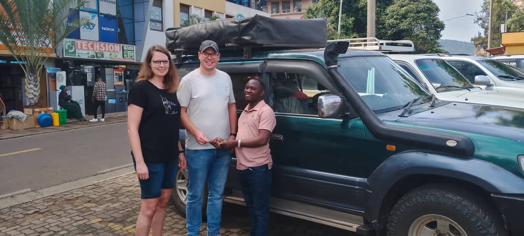 Rent a Car in Kenya and Pay in Euros Dollars and Pounds